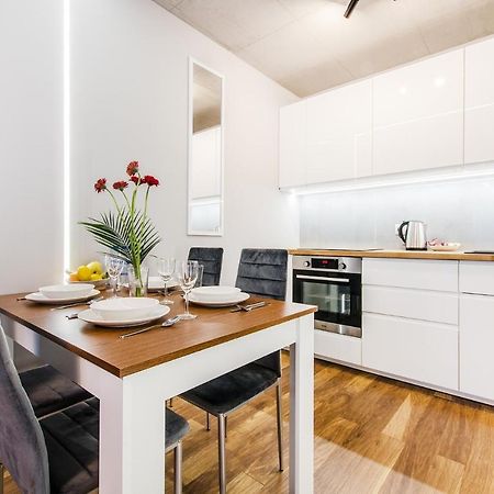 Smart Rental Management Apartments - City Center Вроцлав Екстериор снимка